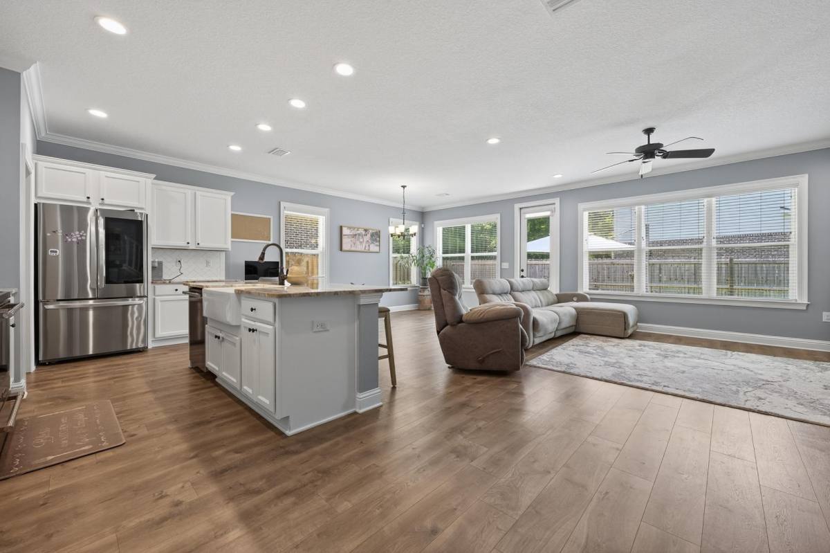 House for rent at 90 Laurel Oaks Dr, Freeport, FL 32439