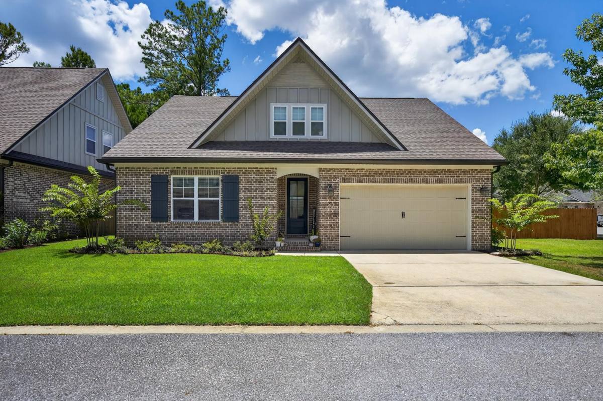 House for rent at 90 Laurel Oaks Dr, Freeport, FL 32439