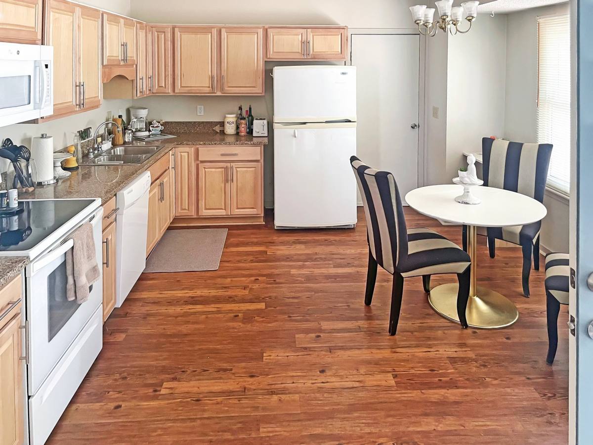 House for rent at 1121 Oakcrest Dr, Charleston, SC 29412