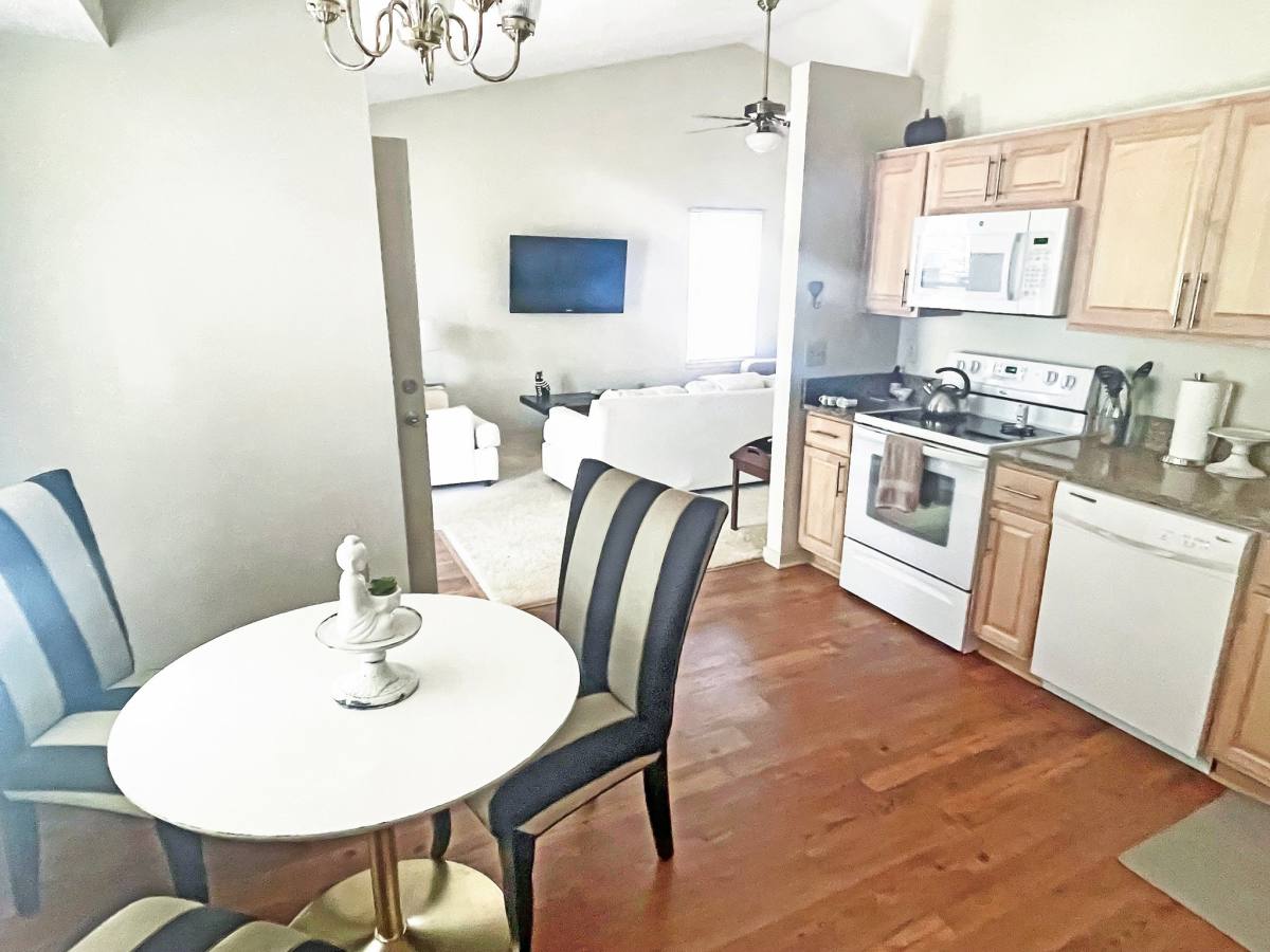 House for rent at 1121 Oakcrest Dr, Charleston, SC 29412
