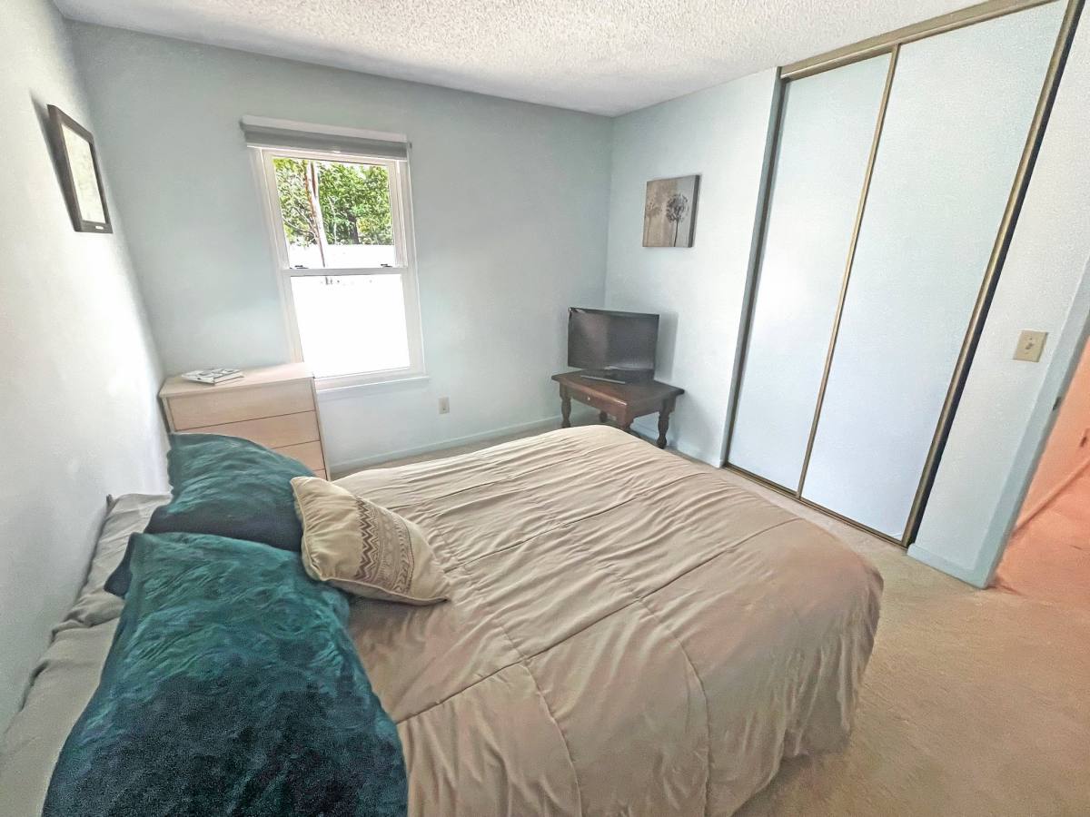 House for rent at 1121 Oakcrest Dr, Charleston, SC 29412