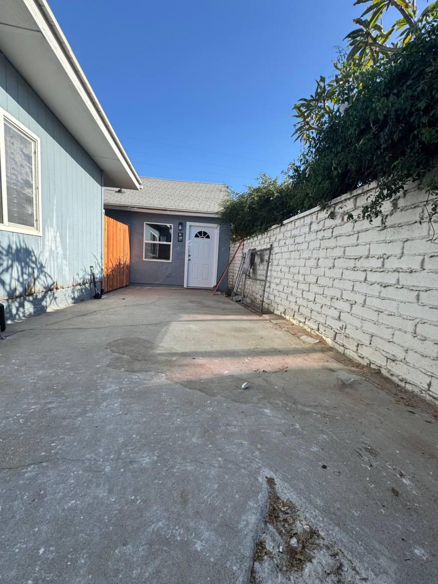 House for rent at 1289 W 27th St #2, San Bernardino, CA 92405