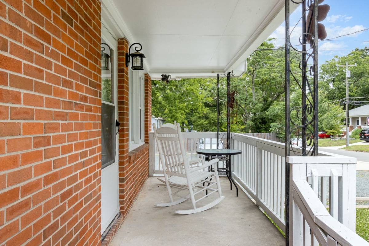 House for rent at 205 Sunset Dr, Chapel Hill, NC 27516