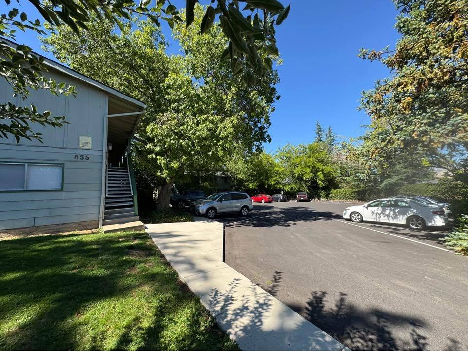 Apartment for rent at 855 Park St #1, Ashland, OR 97520