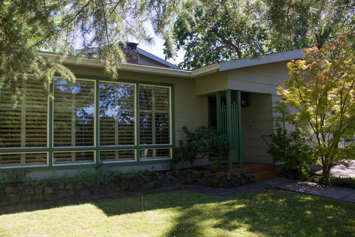 Apartment for rent at 855 Park St #1, Ashland, OR 97520