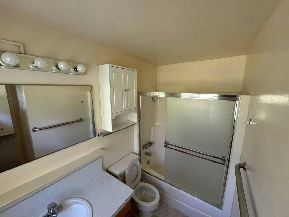 Apartment for rent at 855 Park St #17, Ashland, OR 97520