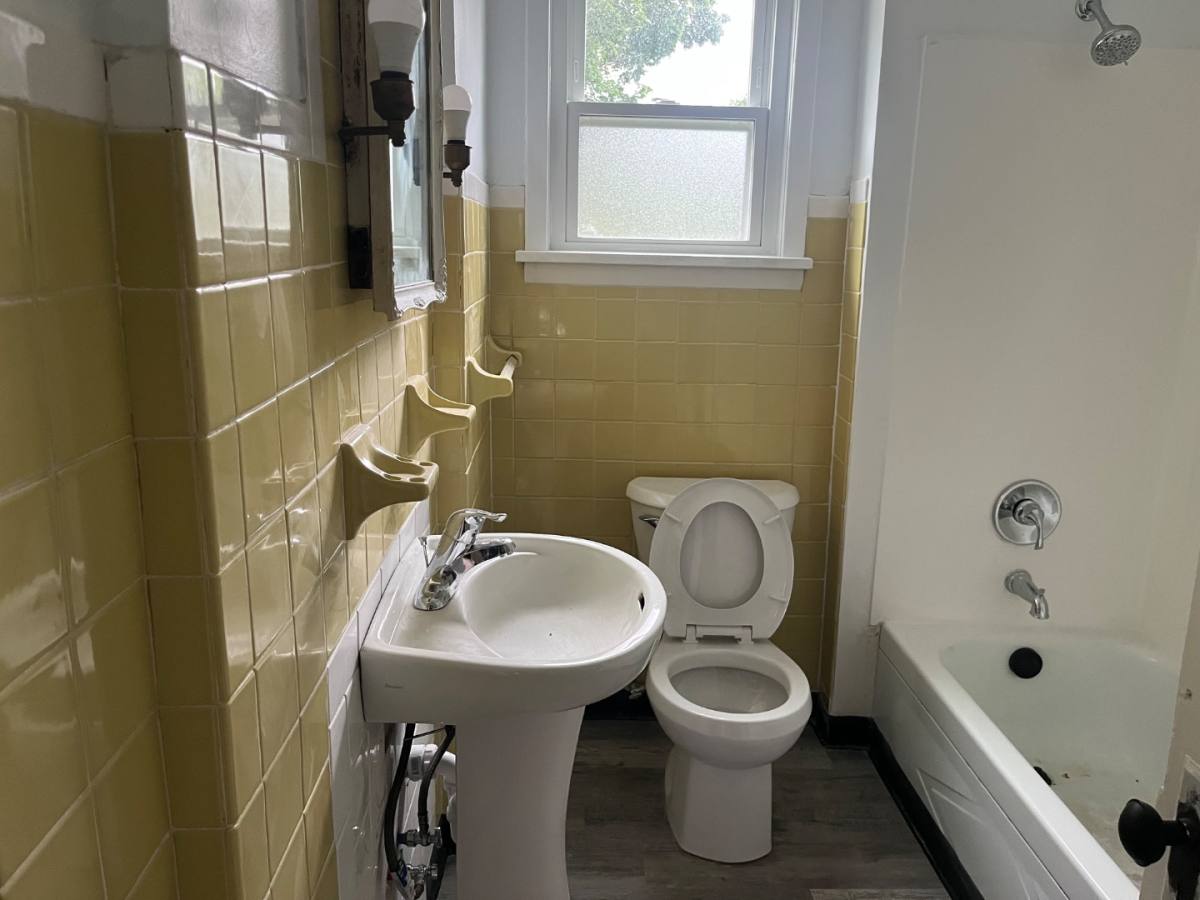 Apartment for rent at 1309 W 2nd St #1309 1, Lorain, OH 44052