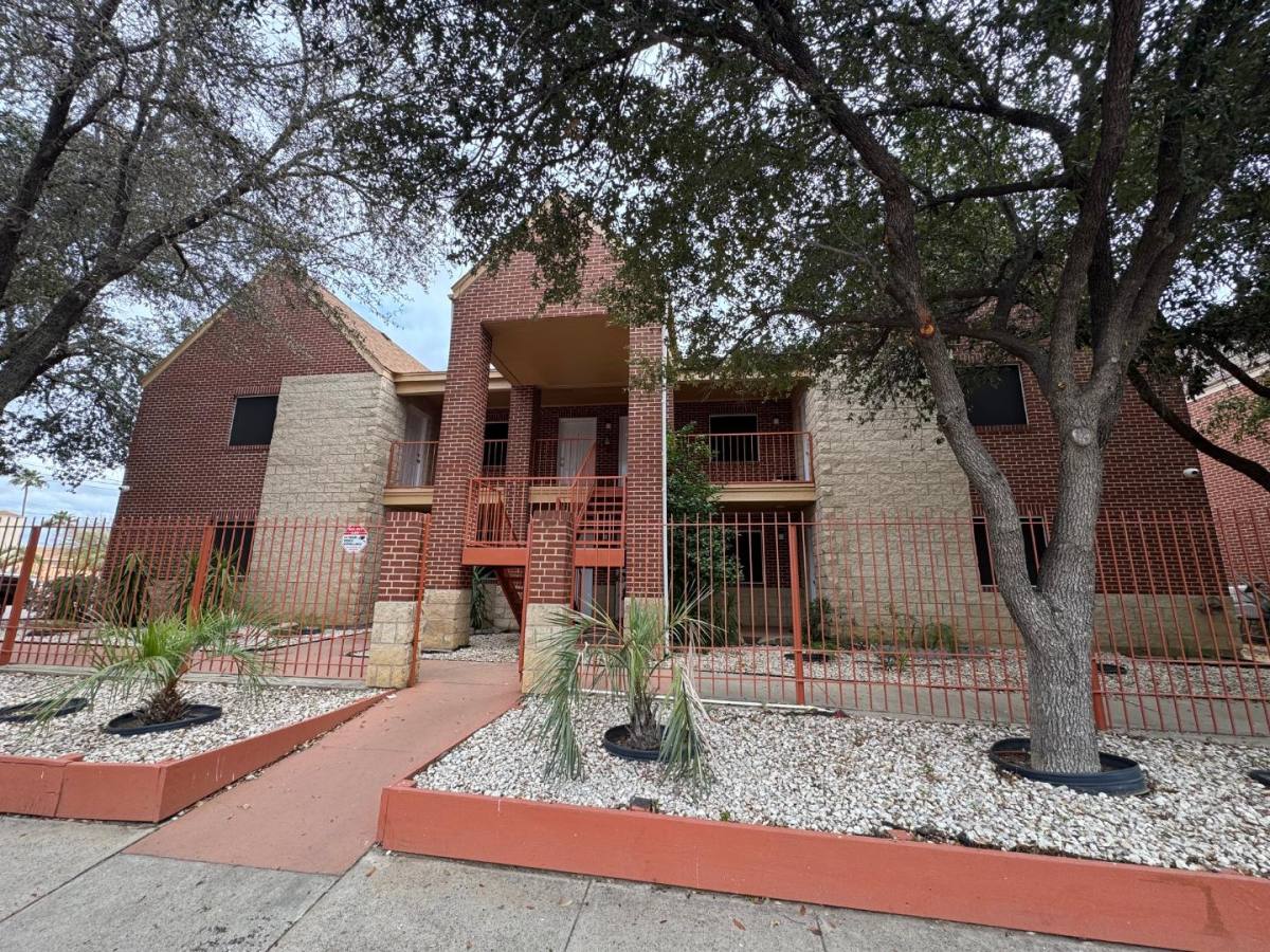 Apartment for rent at 2701 Montgomery #9, Laredo, TX 78043