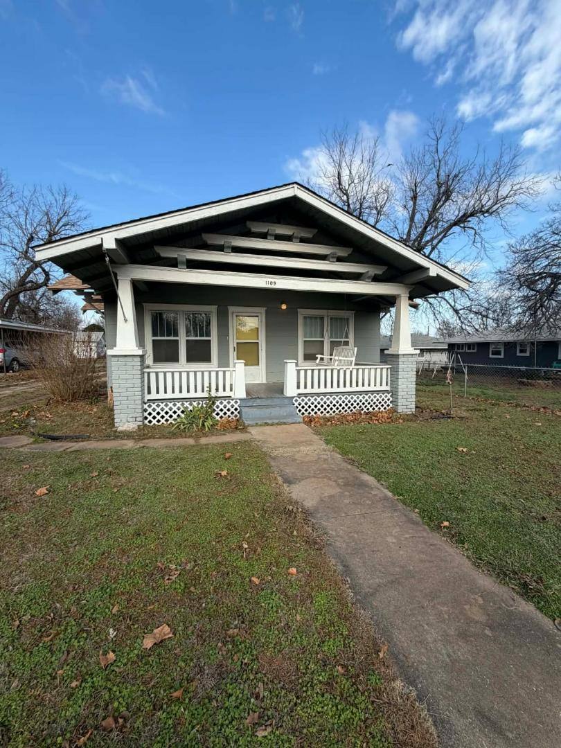House for rent at 1109 Grove St, Perry, OK 73077