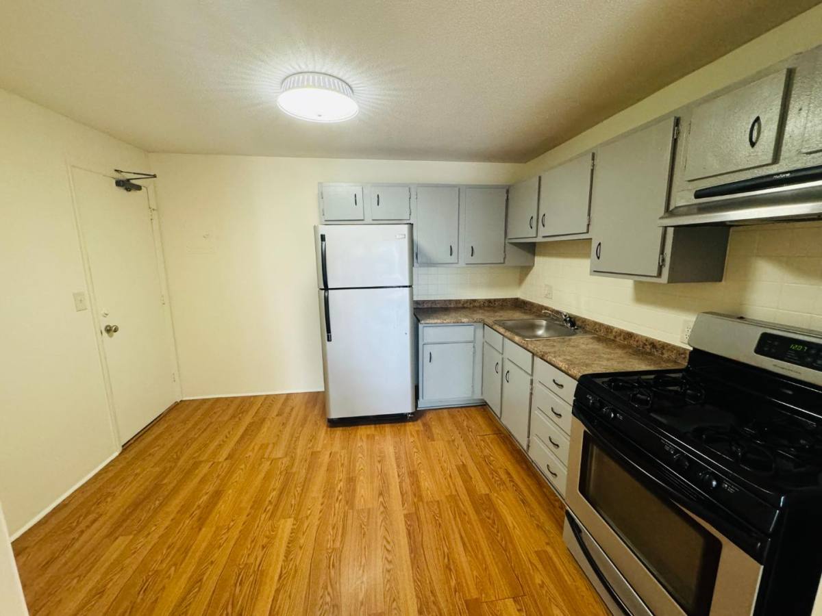 Apartment for rent at 126-136 Mammoth Rd #12, Hooksett, NH 03106