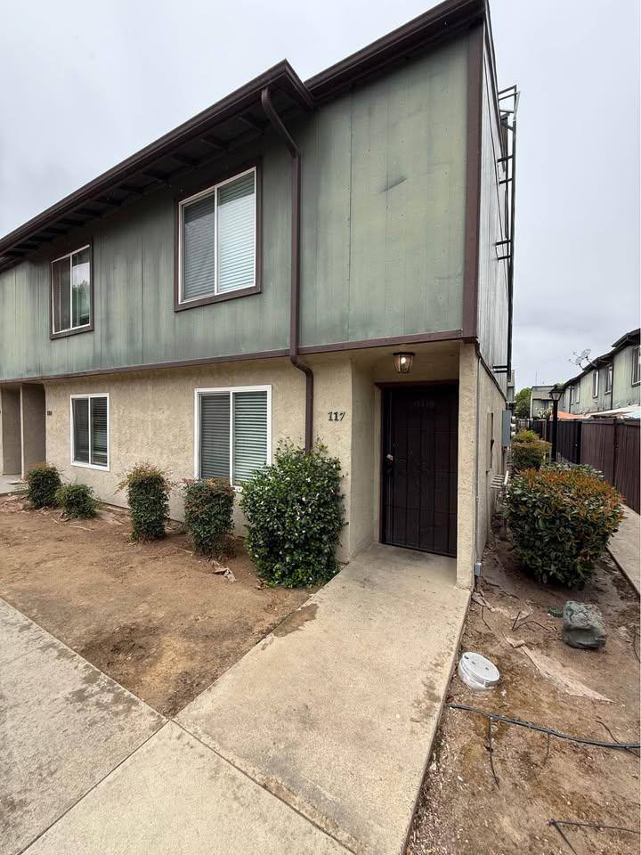Townhouse for rent at 4875 E McKinley Ave #117, Fresno, CA 93703
