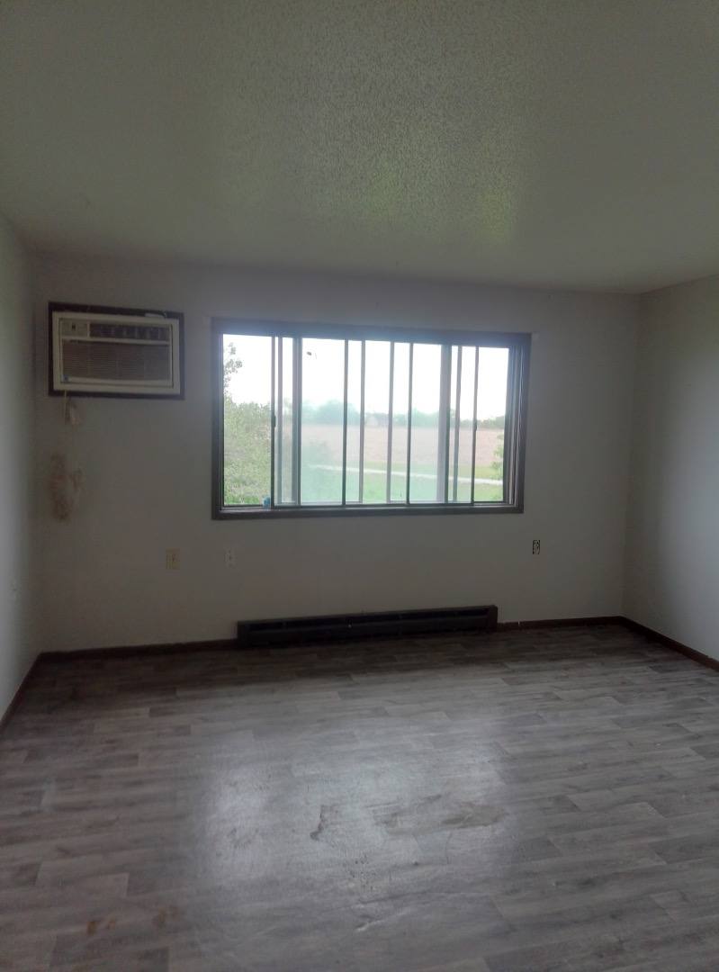 Apartment for rent at 307 Ilion Ave #15, Chariton, IA 50049