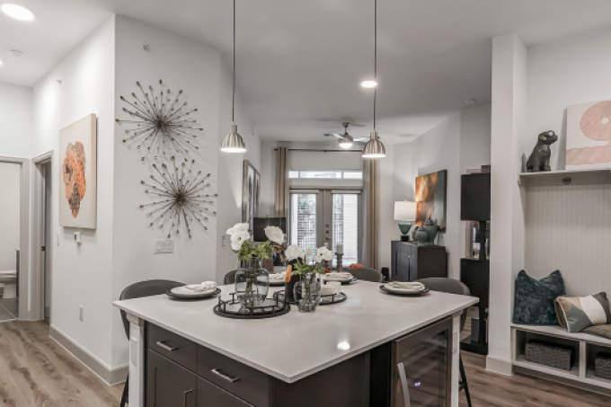 Apartment for rent at 880 W 34th St, Houston, TX 77018