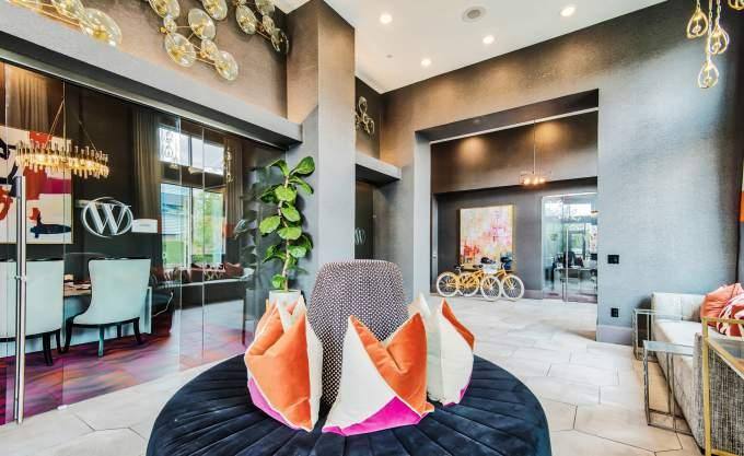 Apartment for rent at 611 Shepherd Dr, Houston, TX 77007