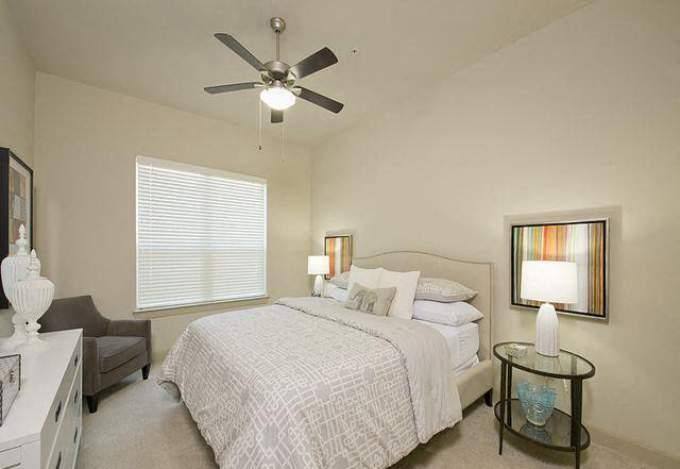 Apartment for rent at 1755 Crescent Plaza Dr, Houston, TX 77077