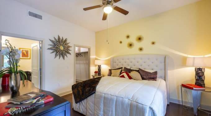 Apartment for rent at 611 Dairy Ashford Rd, Houston, TX 77079