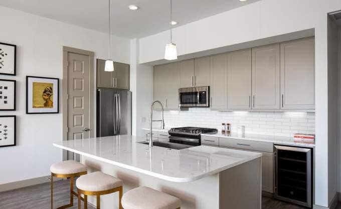 Apartment for rent at 515 W 20th St, Houston, TX 77008