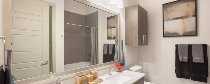 Apartment for rent at 3131 W Loop S, Houston, TX 77027