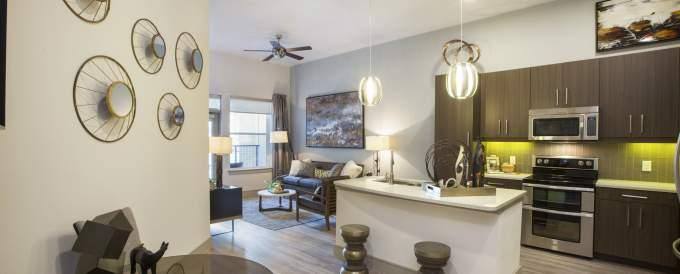 Apartment for rent at 3131 W Loop S, Houston, TX 77027