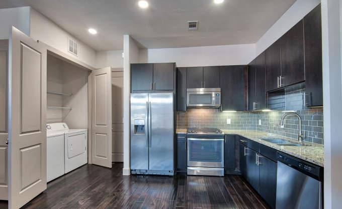 Apartment for rent at 2310 Main St, Houston, TX 77002