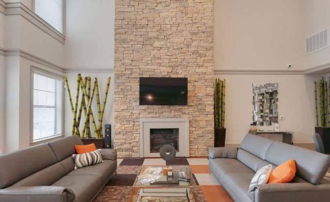 Apartment for rent at 2121 Ella Blvd, Houston, TX 77008
