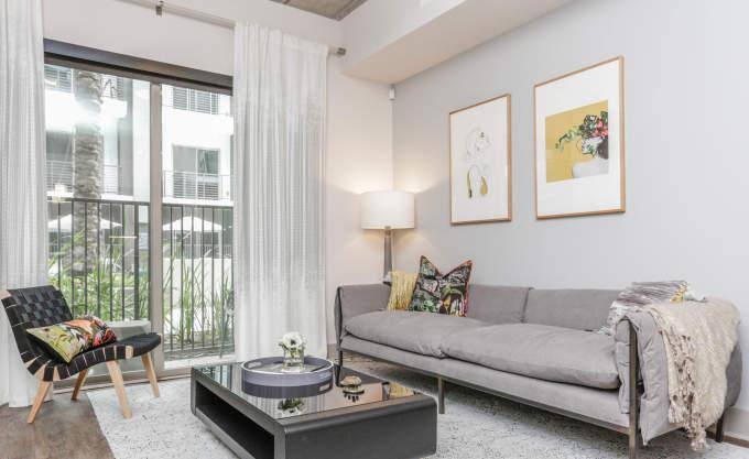 Apartment for rent at 299 W Gray St, Houston, TX 77019