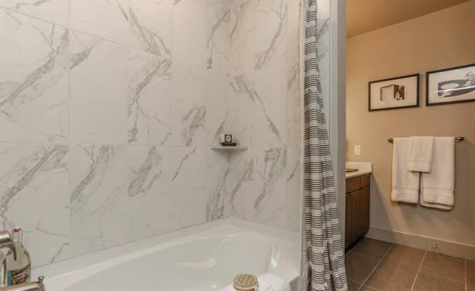Apartment for rent at 299 W Gray St, Houston, TX 77019