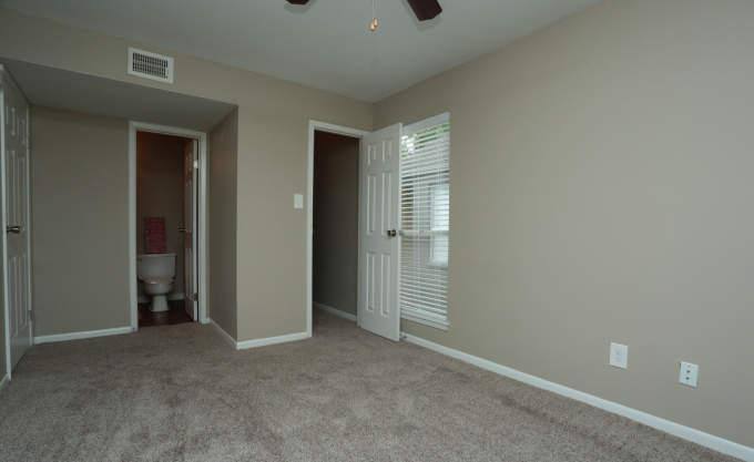 Apartment for rent at 1111 W Main St, League City, TX 77573