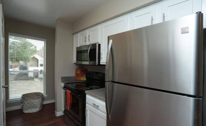 Apartment for rent at 1111 W Main St, League City, TX 77573