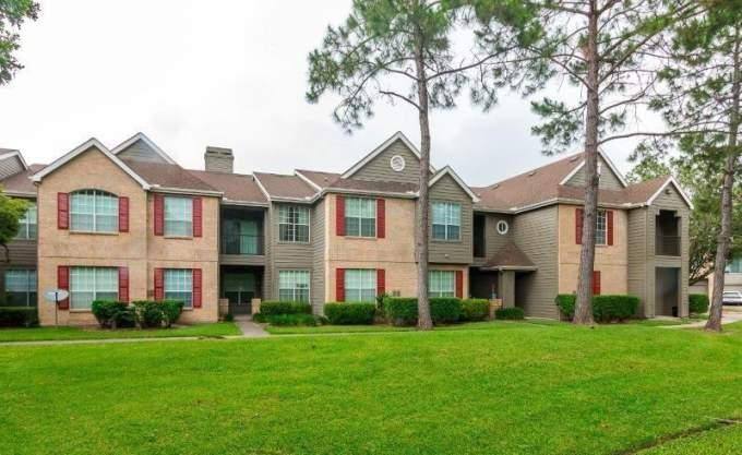 Apartment for rent at 15100 Ella Blvd, Houston, TX 77090