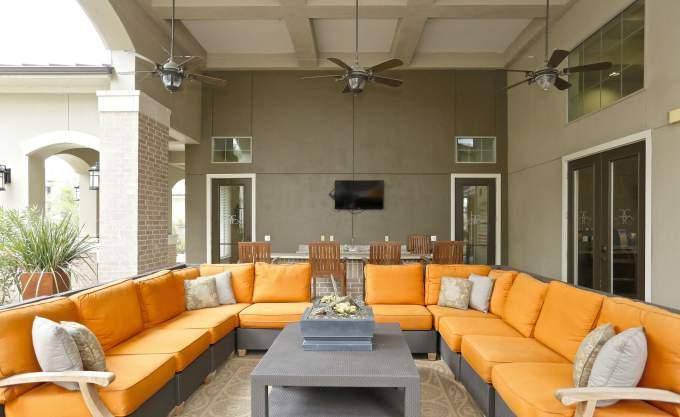 Apartment for rent at 11400 Space Center Blvd, Houston, TX 77059