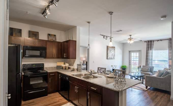Apartment for rent at 5400 Crenshaw Rd, Pasadena, TX 77505
