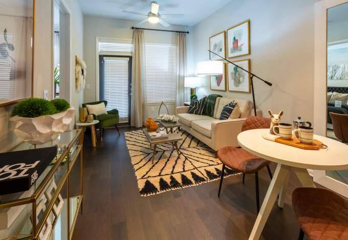 Apartment for rent at 920 Westcott St, Houston, TX 77007