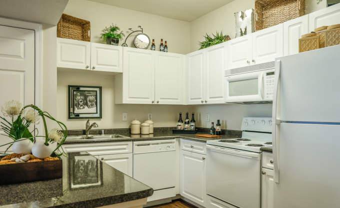 Apartment for rent at 616 Memorial Heights Dr, Houston, TX 77007