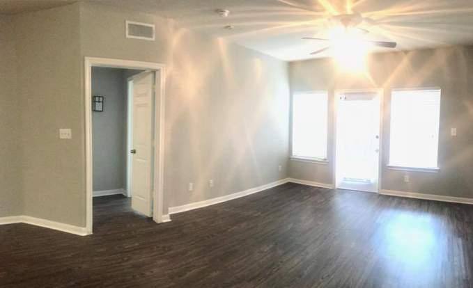 Apartment for rent at 6620 Gessner Rd, Houston, TX 77040