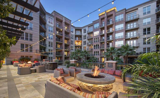 Apartment for rent at 1875 Post Oak Park Dr, Houston, TX 77027