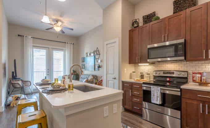 Apartment for rent at 1550 Leona St, Houston, TX 77009