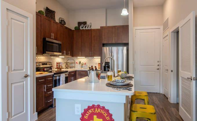Apartment for rent at 1550 Leona St, Houston, TX 77009
