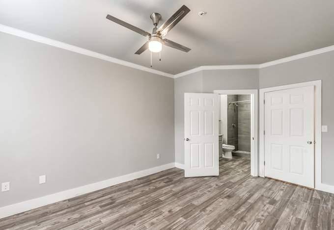 Apartment for rent at 9701 Meyer Forest Dr, Houston, TX 77096
