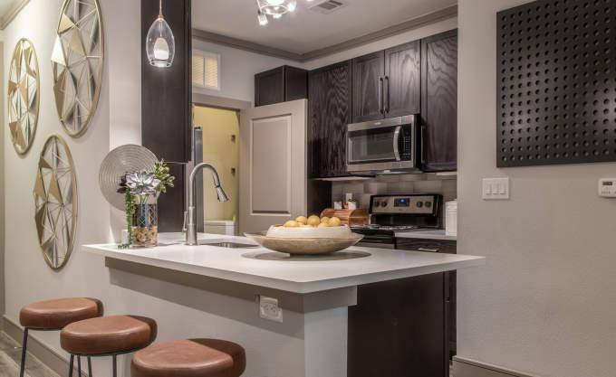 Apartment for rent at 180 W Gray St, Houston, TX 77019