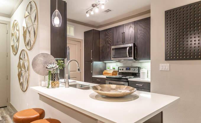 Apartment for rent at 180 W Gray St, Houston, TX 77019