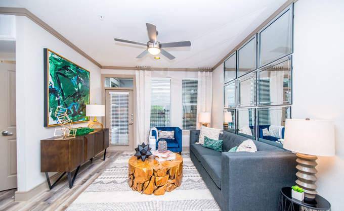 Apartment for rent at 180 W Gray St, Houston, TX 77019