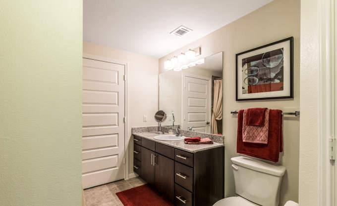 Apartment for rent at 10000 Fannin Station, Houston, TX 77045