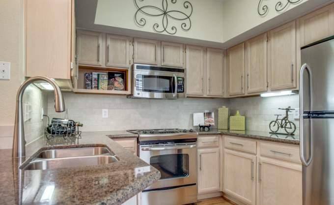 Apartment for rent at 14855 Memorial Dr, Houston, TX 77079