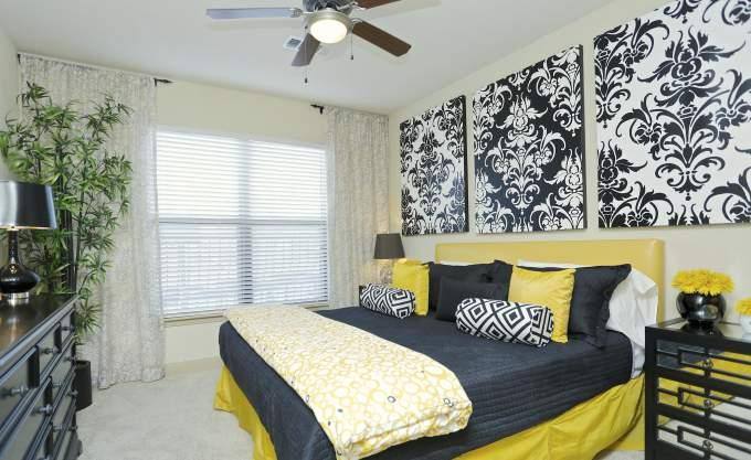 Apartment for rent at 3990 Washington Ave, Houston, TX 77007