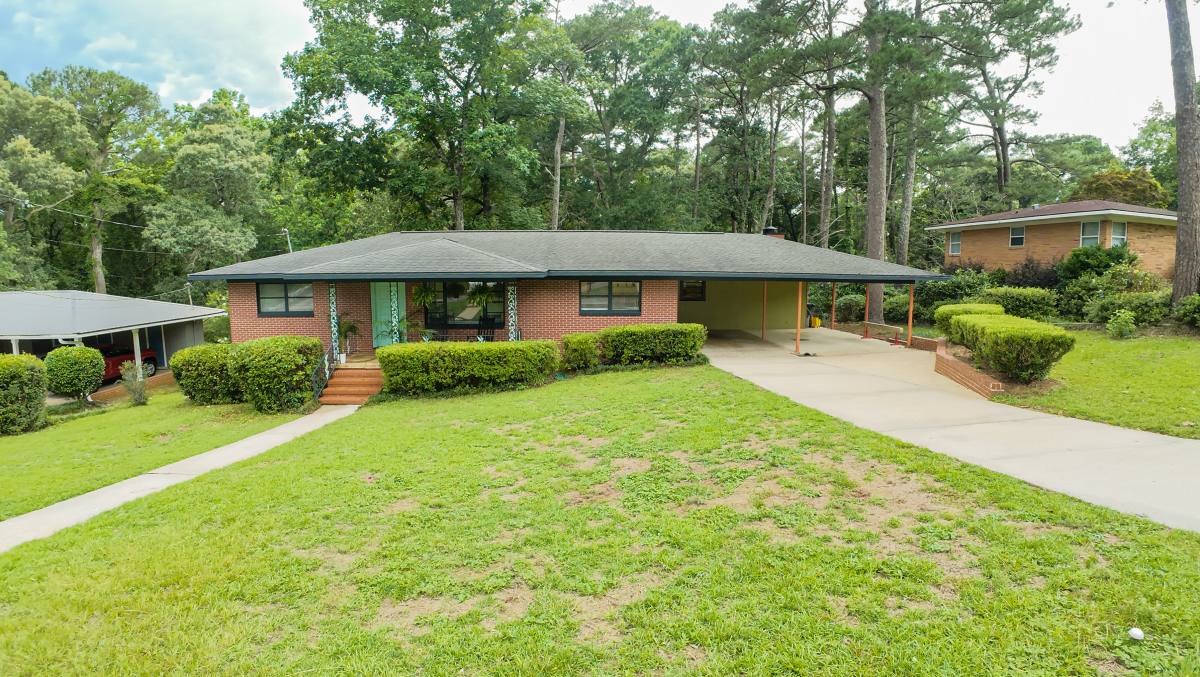 House for rent at 110 Willow Dr, Enterprise, AL 36330