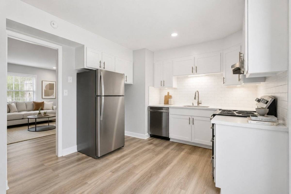 Townhouse for rent at Meadowview & Townhomes, 500 Savannah St, Greensboro, NC 27406