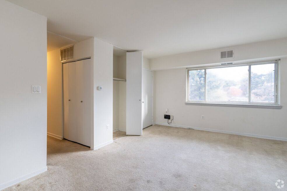 Apartment for rent at Park Glen, 7906 Allard Court, Glen Burnie, MD 21061