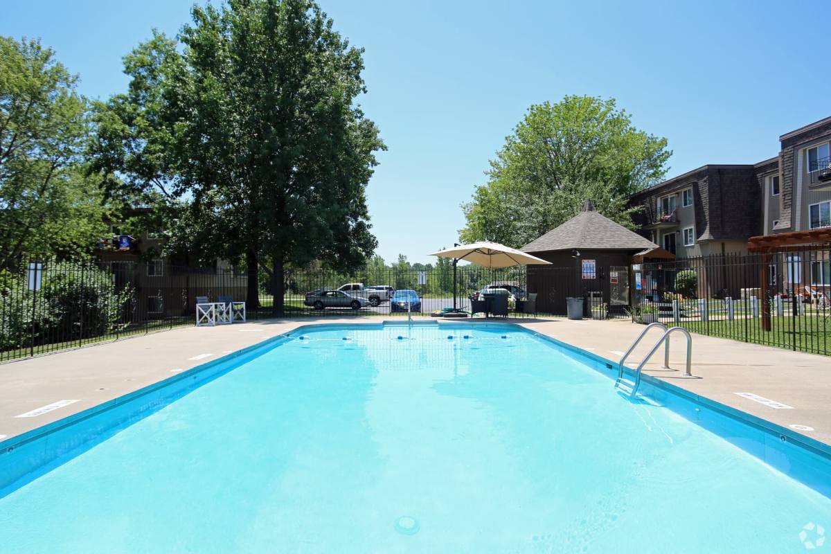 Apartment for rent at Stone Oak, 3151 Jennings Rd, Independence, MO 64055