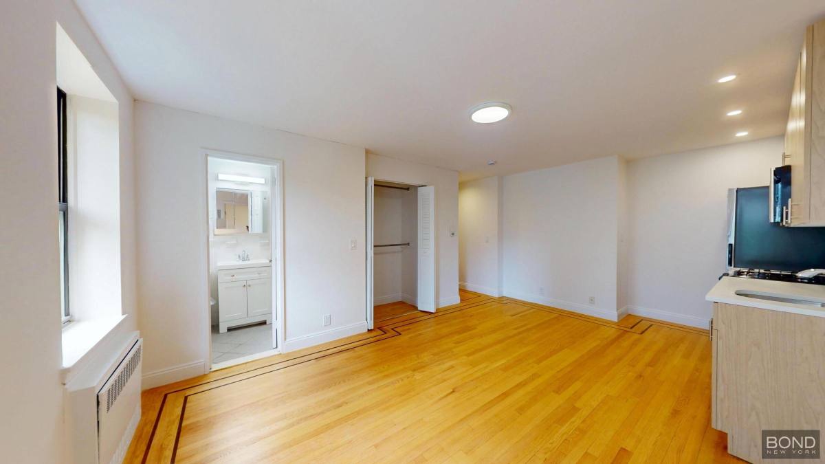 Apartment for rent at 30 Charlton St #4F, New York, NY 10014